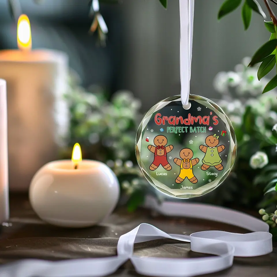 Cozy Cuddles With Grandma's Gingerbread - Family Personalized Custom Circle Glass Ornament - Christmas Gift For Mom, Grandma - Image 3